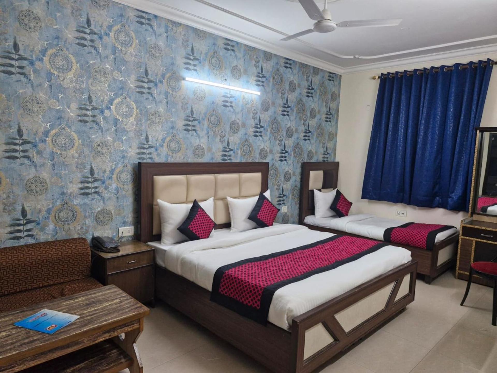 Airport Hotel Mayank Residency New Delhi Buitenkant foto