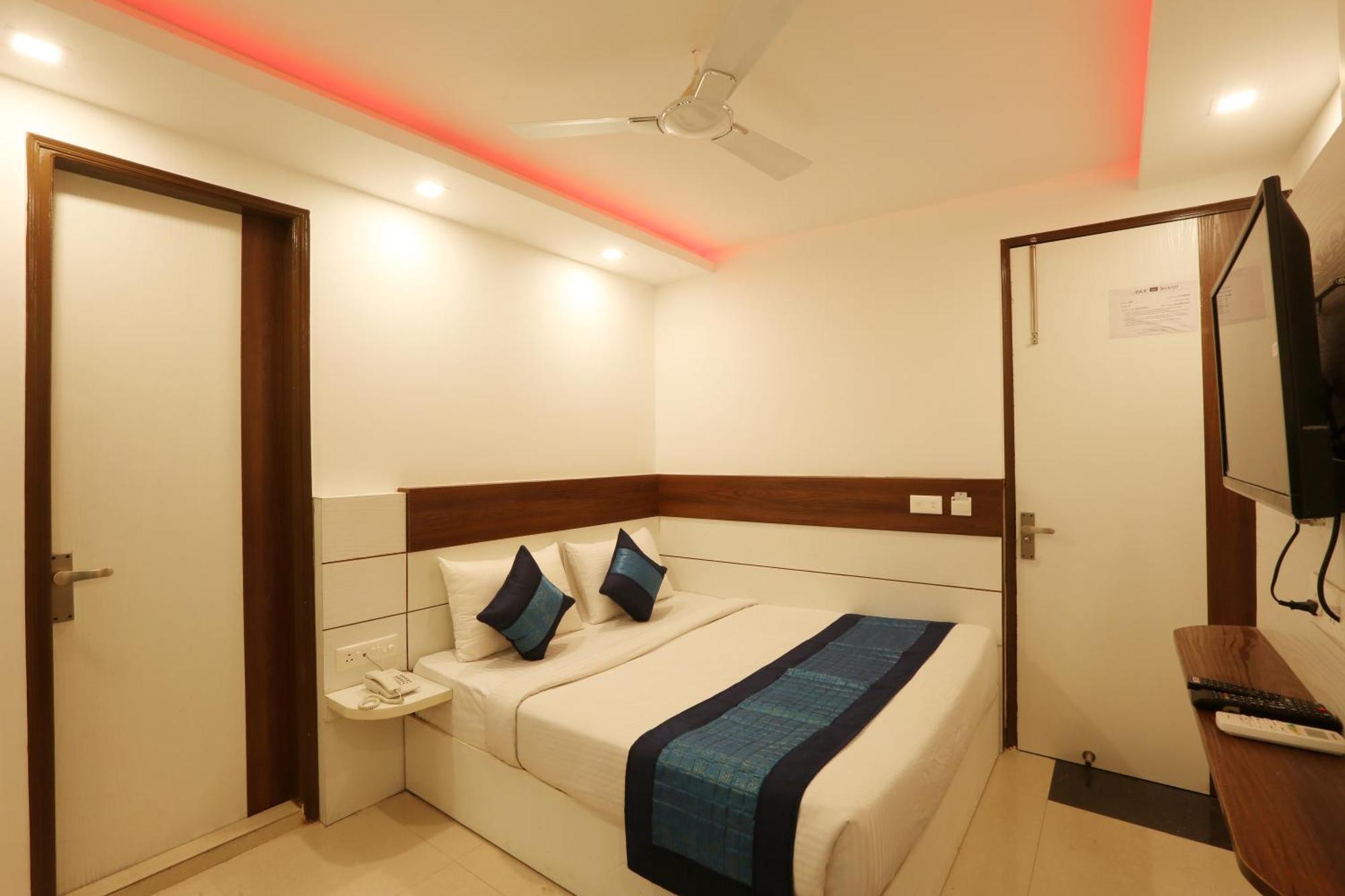 Airport Hotel Mayank Residency New Delhi Buitenkant foto