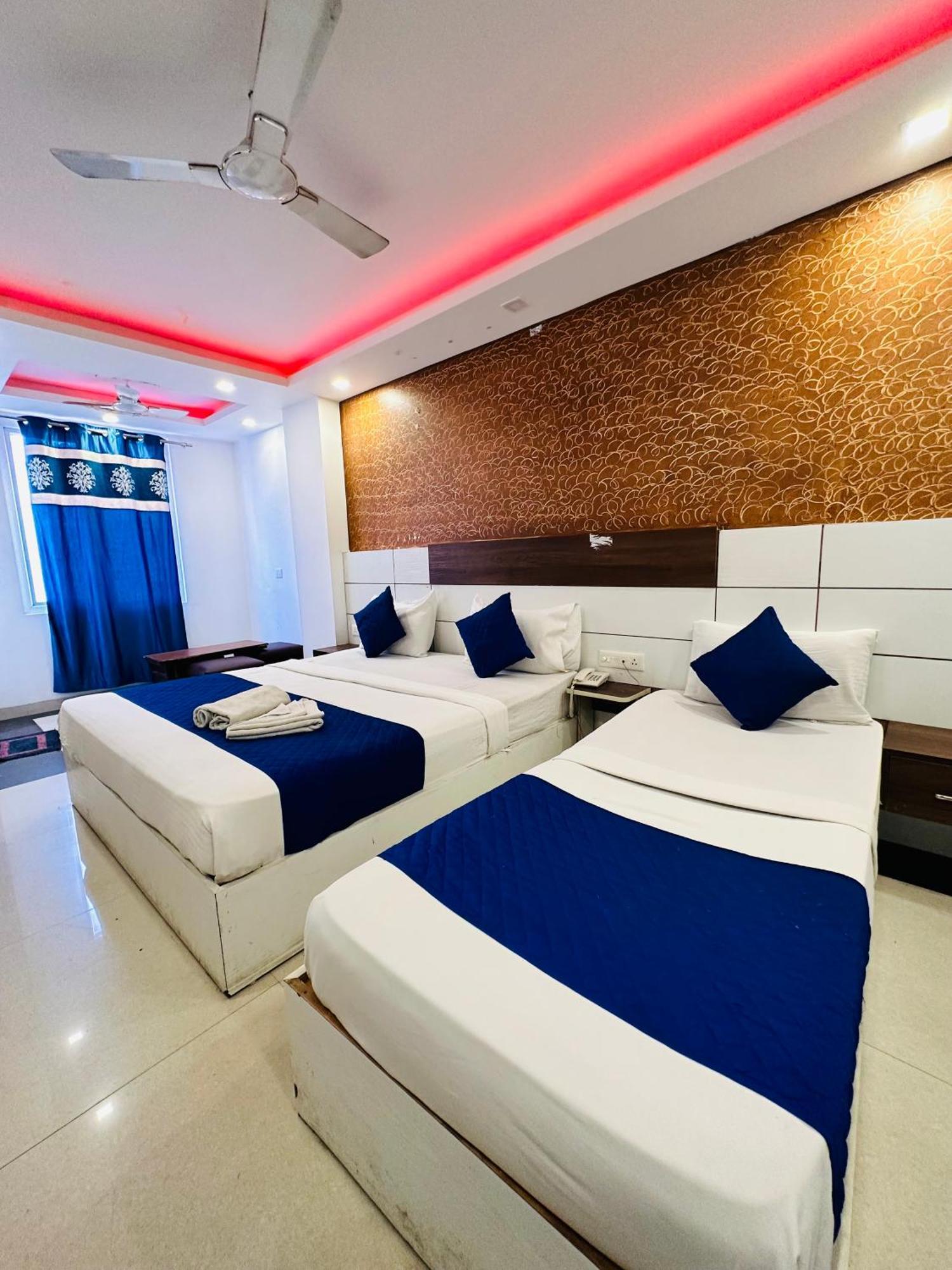Airport Hotel Mayank Residency New Delhi Buitenkant foto