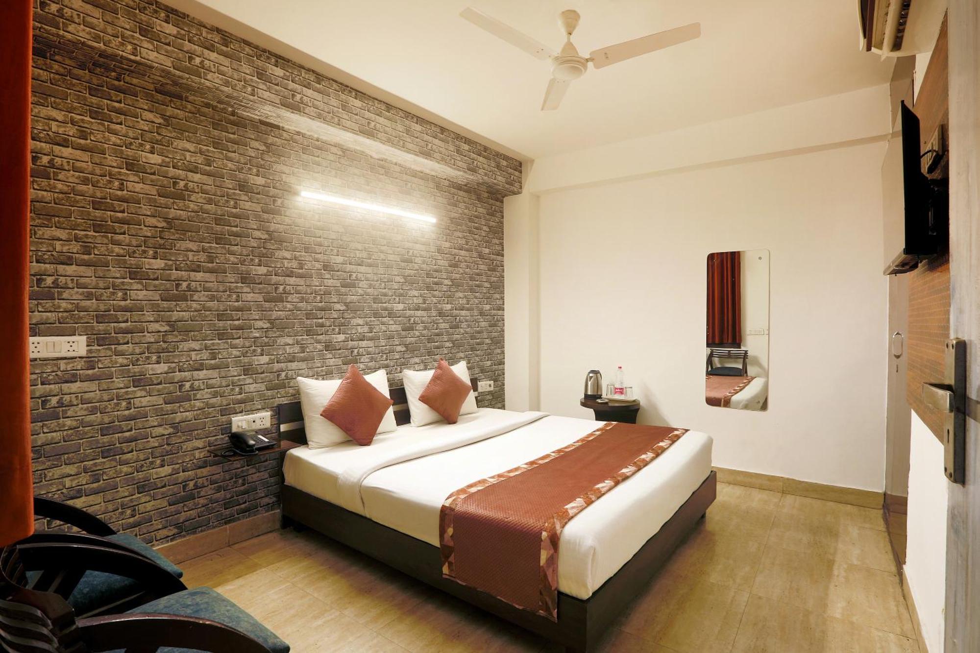 Airport Hotel Mayank Residency New Delhi Buitenkant foto