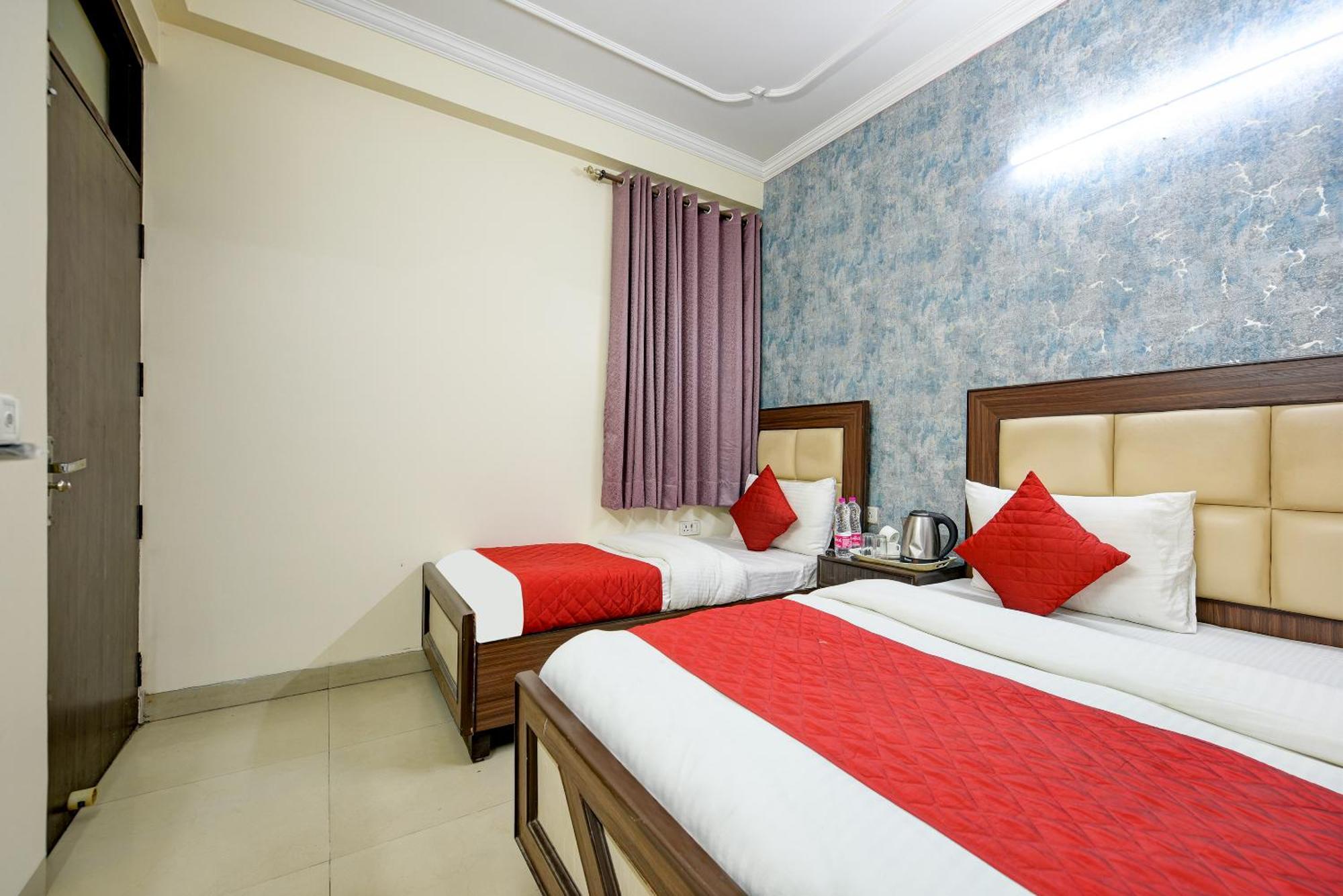 Airport Hotel Mayank Residency New Delhi Buitenkant foto