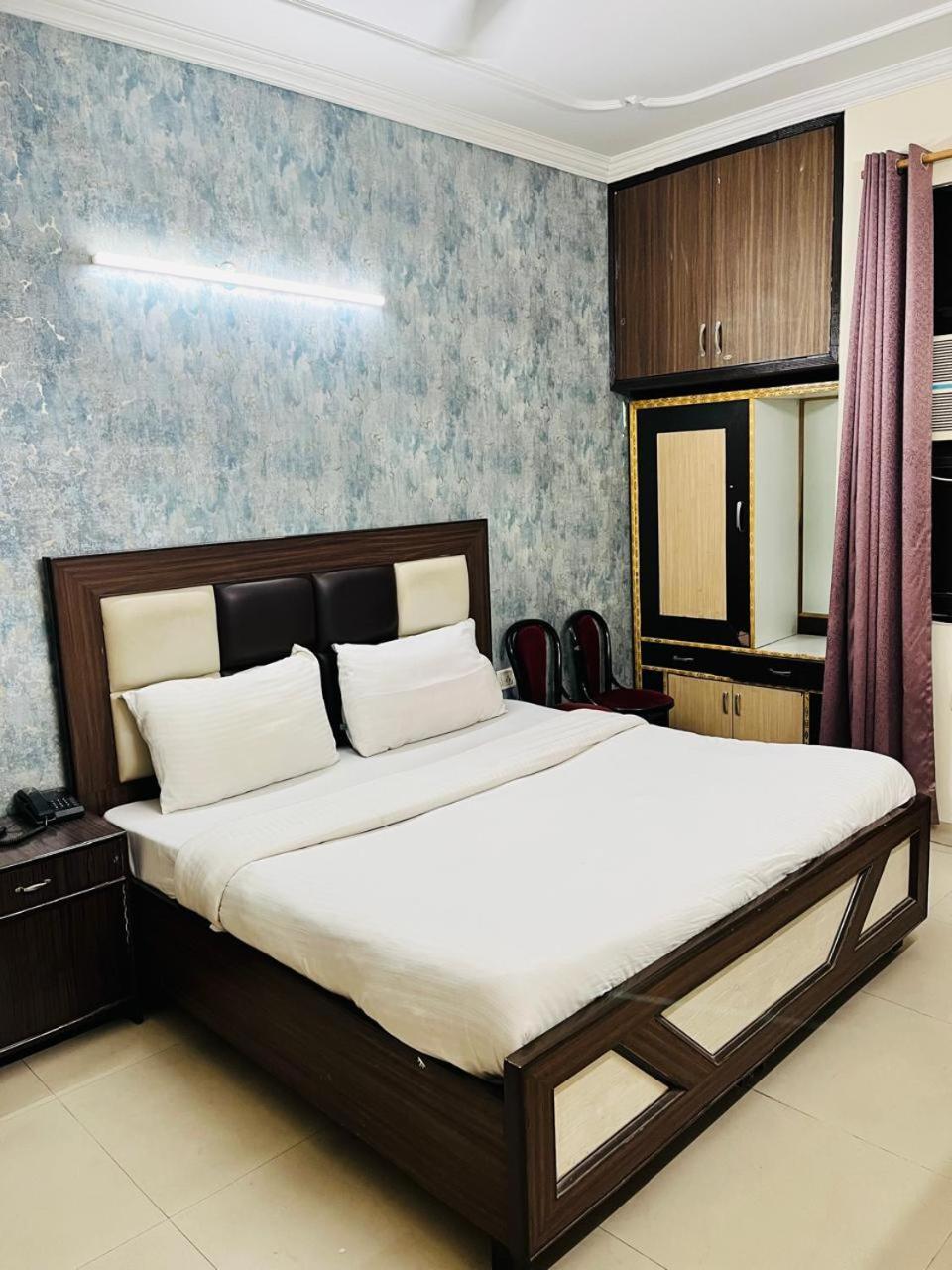 Airport Hotel Mayank Residency New Delhi Buitenkant foto