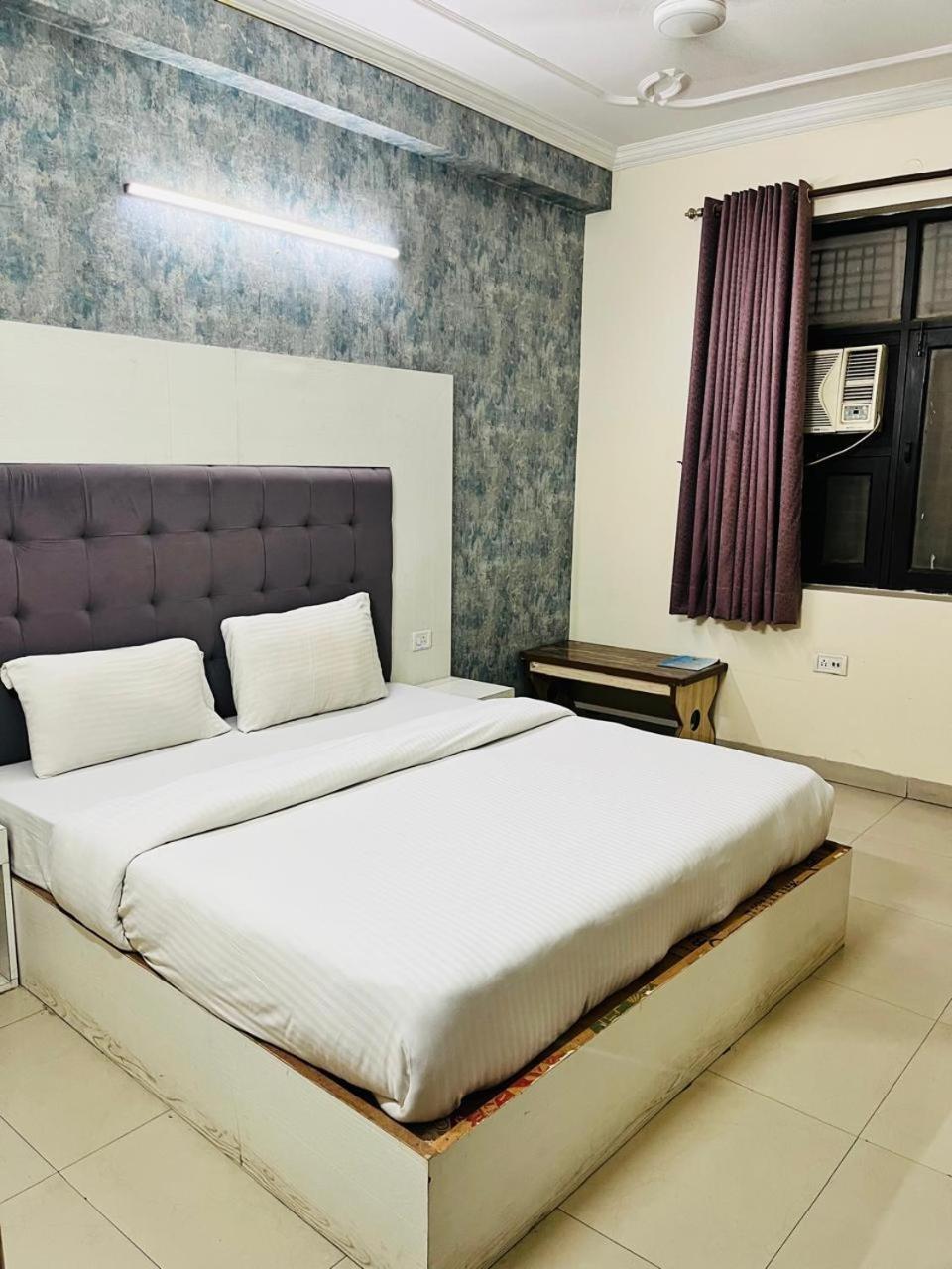 Airport Hotel Mayank Residency New Delhi Buitenkant foto