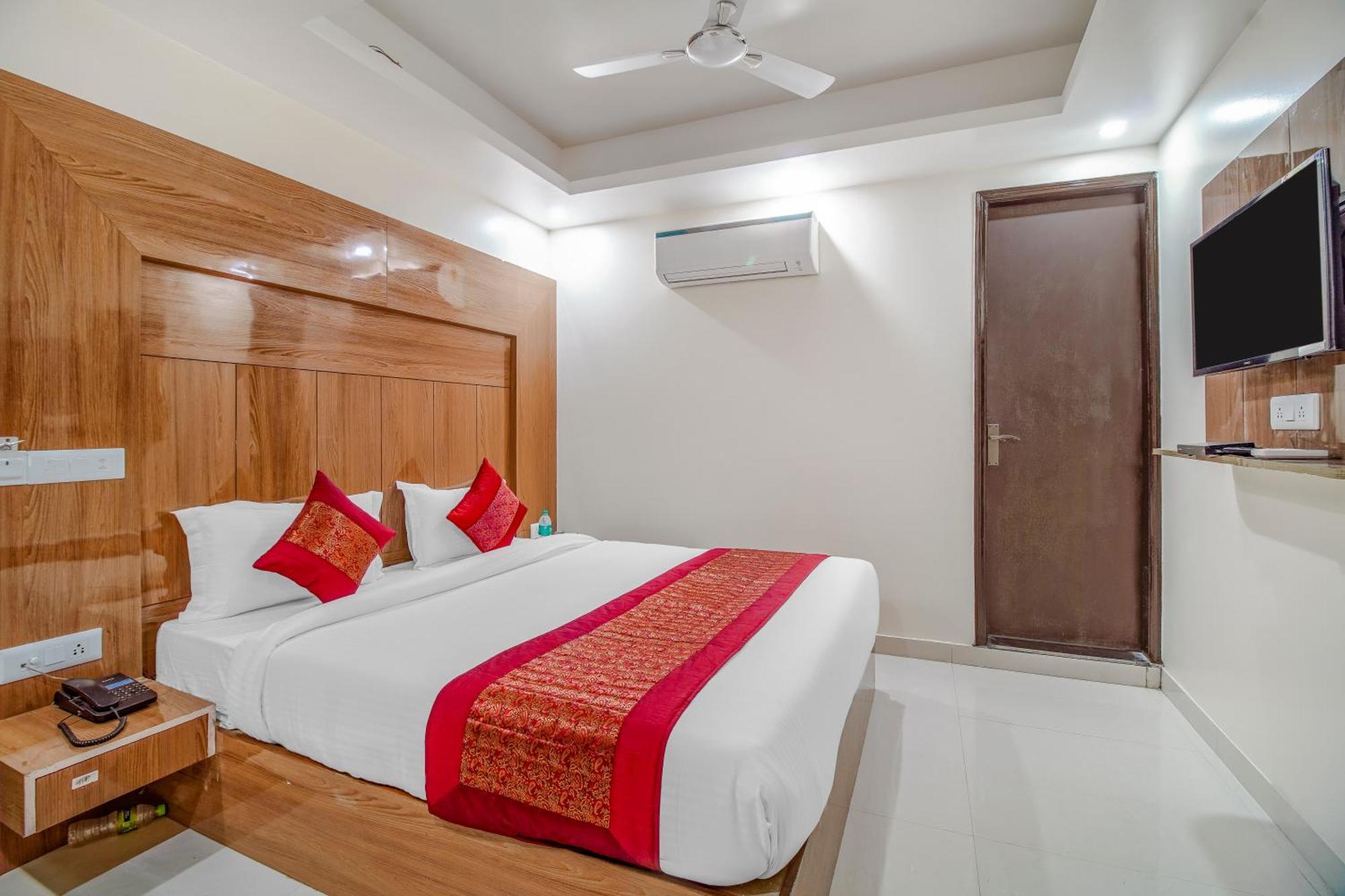 Airport Hotel Mayank Residency New Delhi Buitenkant foto