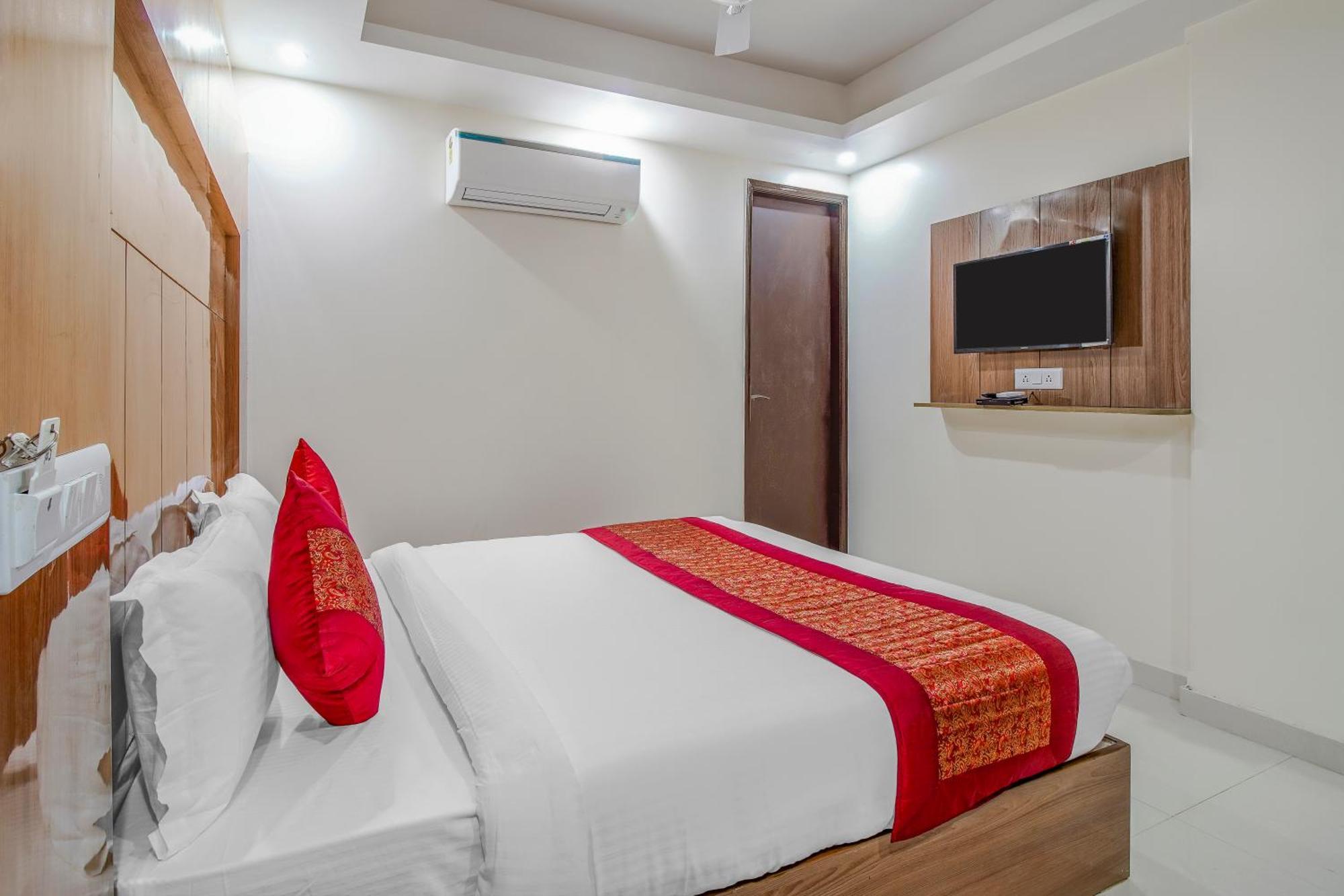 Airport Hotel Mayank Residency New Delhi Buitenkant foto