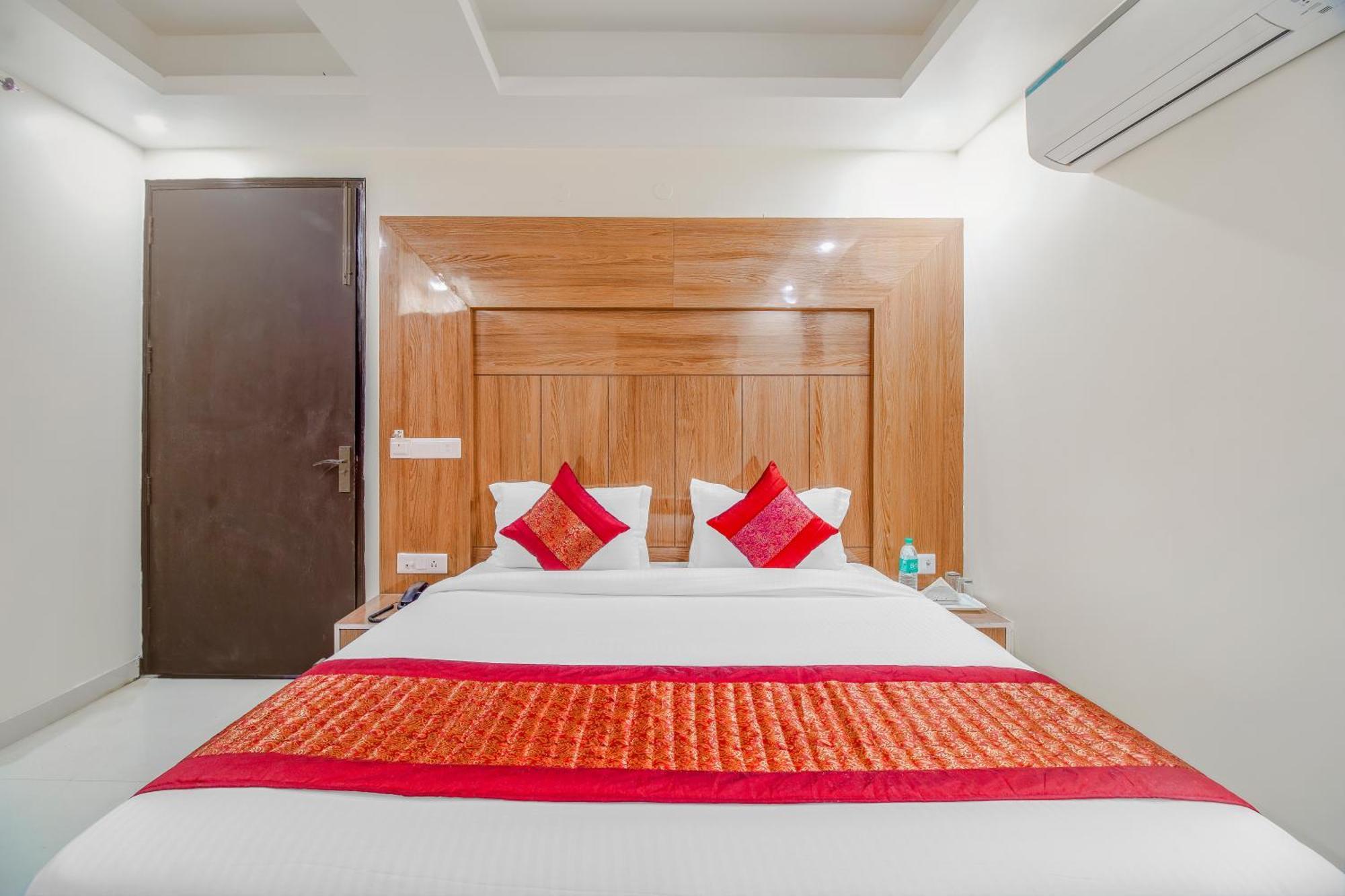 Airport Hotel Mayank Residency New Delhi Buitenkant foto