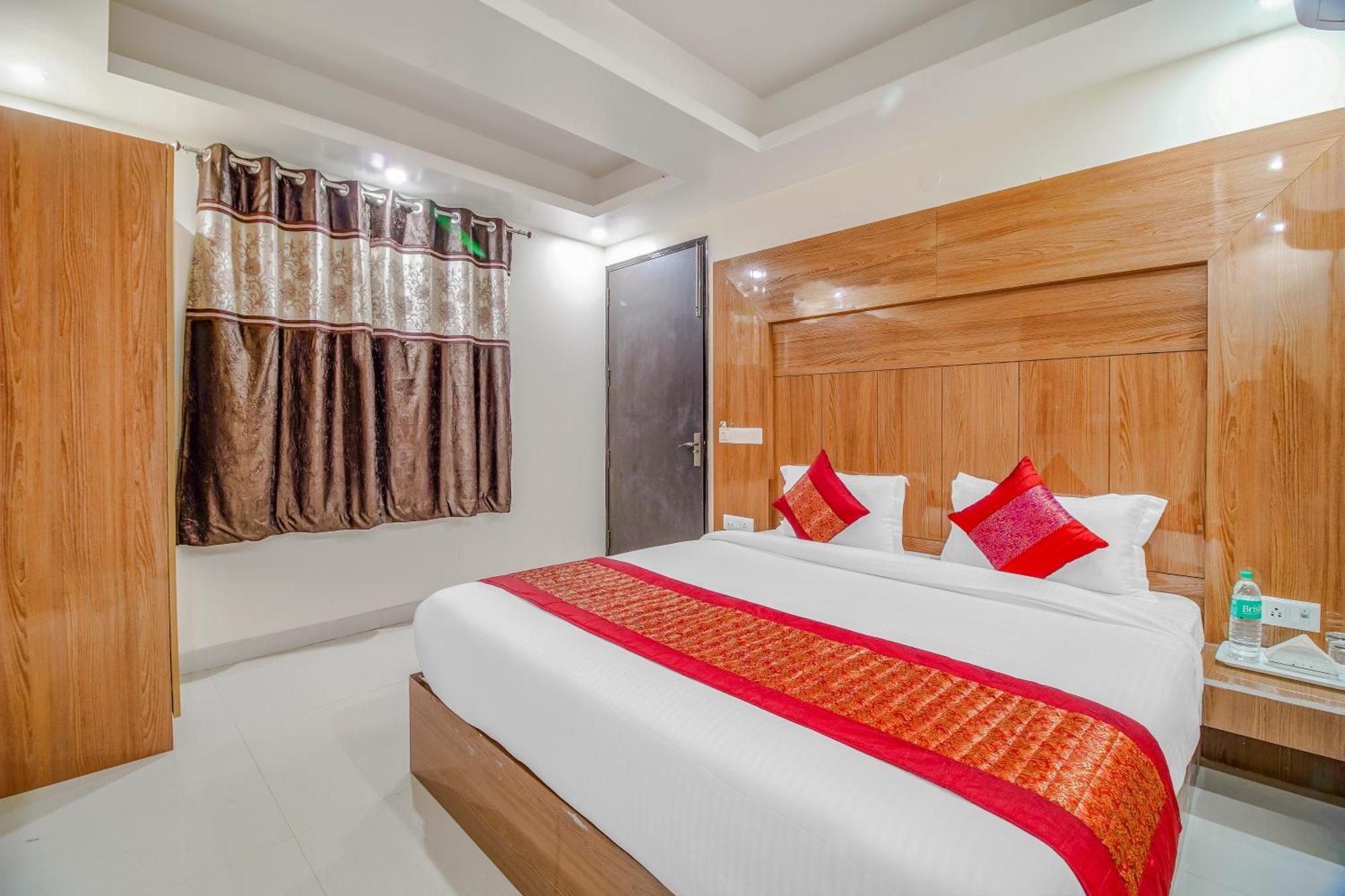 Airport Hotel Mayank Residency New Delhi Buitenkant foto